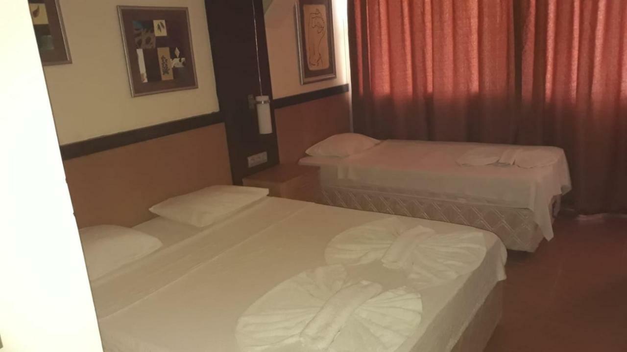 Hotel Santur Kusadası Exteriör bild
