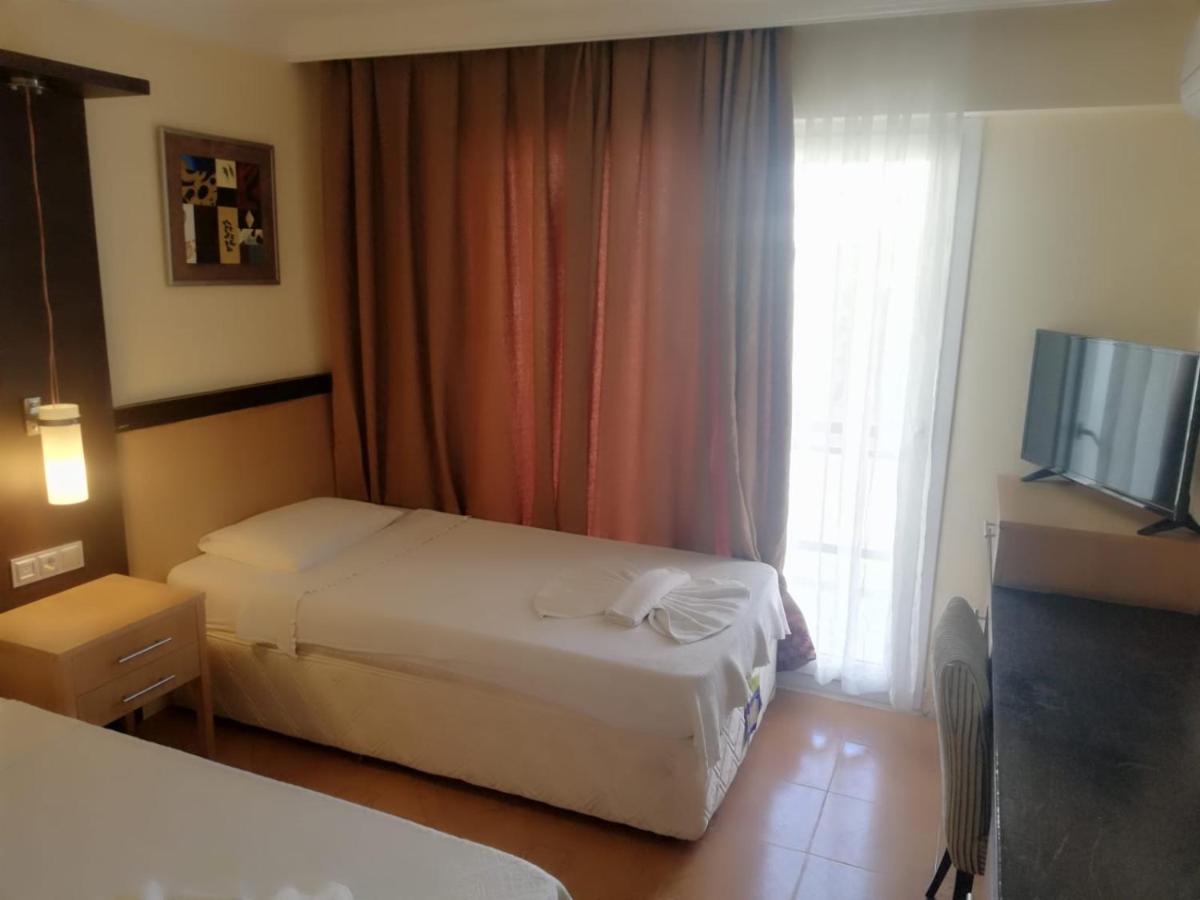 Hotel Santur Kusadası Exteriör bild